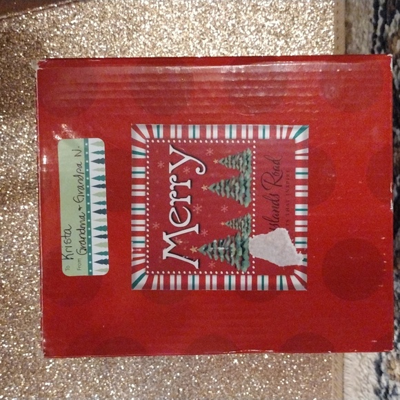 Penguin Salt & Pepper Shakers - Picture 8 of 10